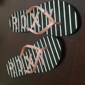 Striped Roxy flip flops